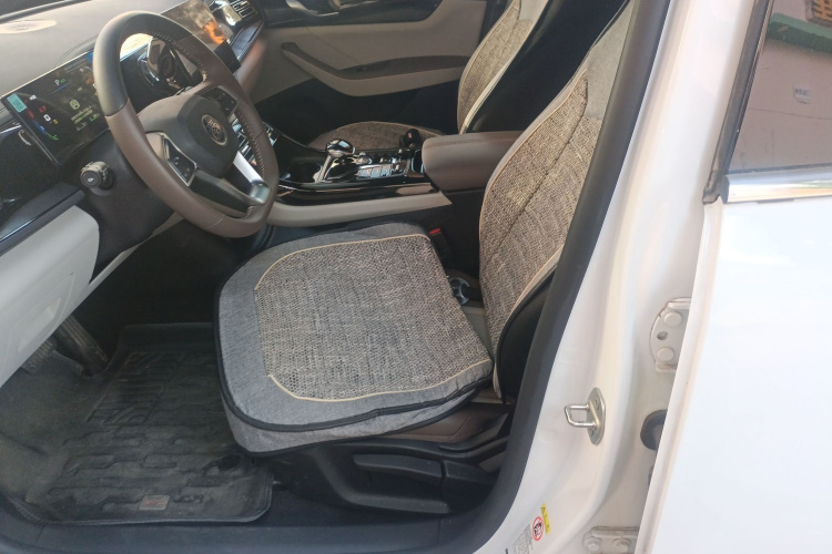 比亚迪 秦PLUS 2024款 荣耀版 DM-i 55KM领先型中控内饰19