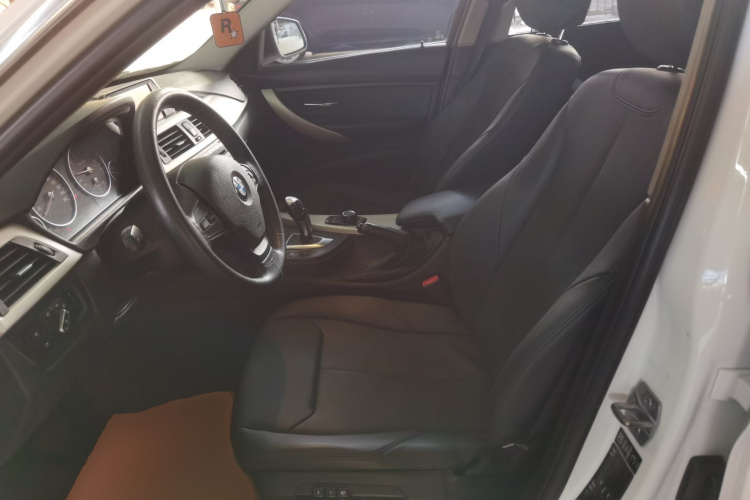 宝马3系 2015款 320Li 超悦版时尚型局部细节19