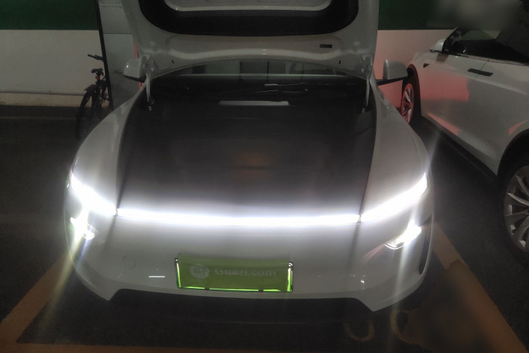 特斯拉 Model Y 2025款 长续航全轮驱动版局部细节24