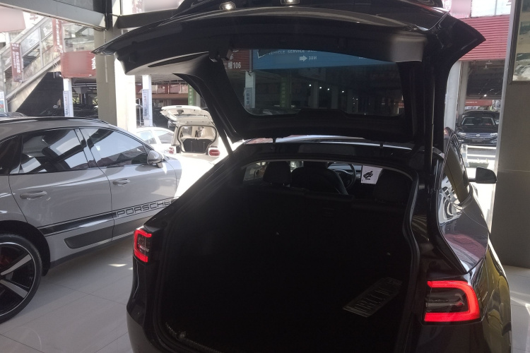 特斯拉 Model Y 2021款 长续航全轮驱动版机舱底盘23