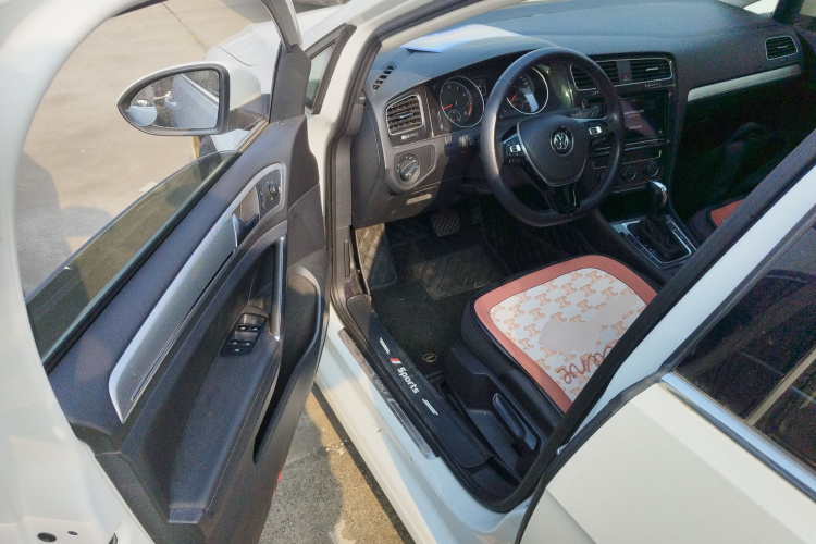大众 高尔夫 2019款 1.6L 自动舒适型 国V中控内饰20