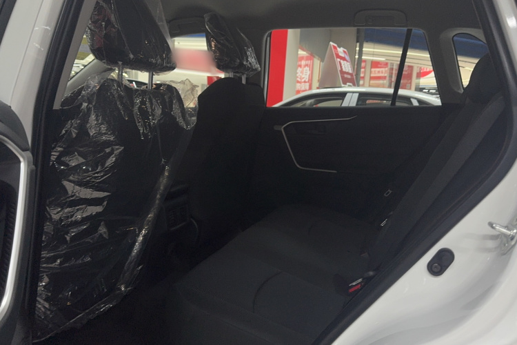 丰田 RAV4荣放 2024款 2.0L CVT两驱都市版中控内饰7001