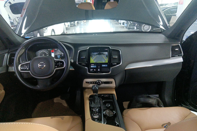 沃尔沃XC90 2017款 T6 智逸版 7座中控内饰12