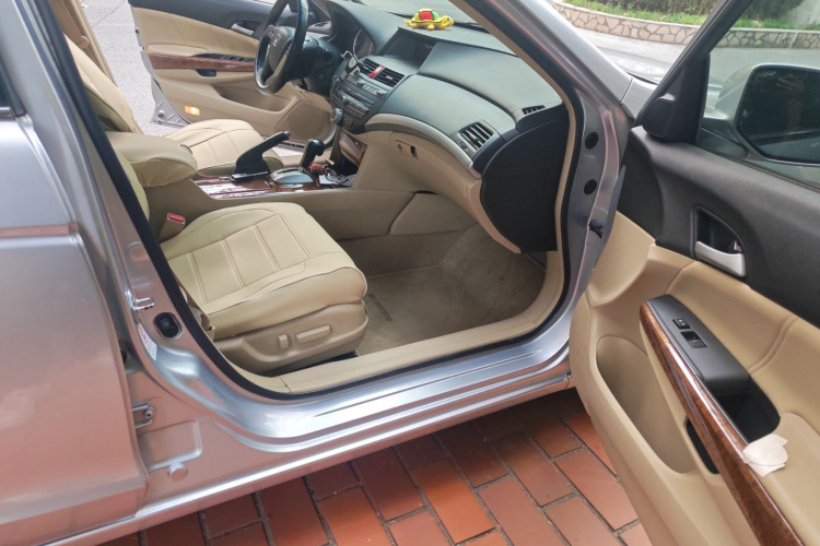 本田 雅阁 2011款 2.0L EX局部细节9005