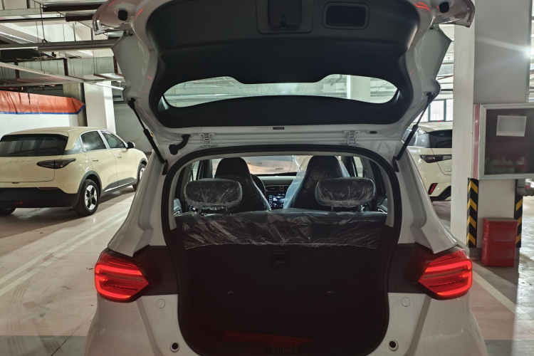 零跑汽车 零跑T03 2025款 310舒享版机舱底盘23