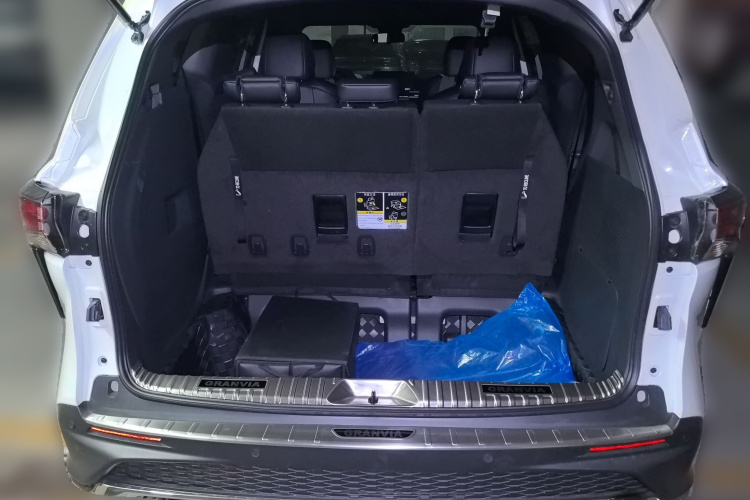 丰田 格瑞维亚 2026款 2.5L混动 舒适版中控内饰23