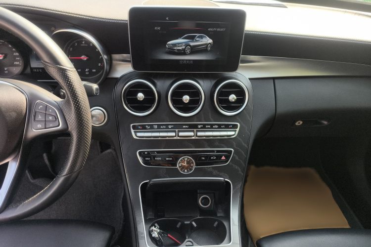 奔驰C级 2015款 C 260 L 运动型局部细节16