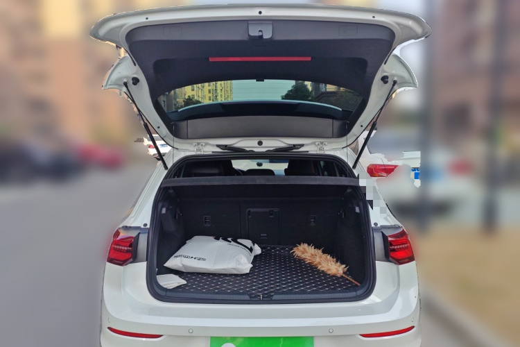 大众 高尔夫GTI 2023款 380TSI DSG GTI中控内饰23