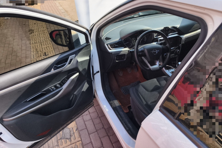 海马S5青春版 2018款 1.6L 手动精英型中控内饰20