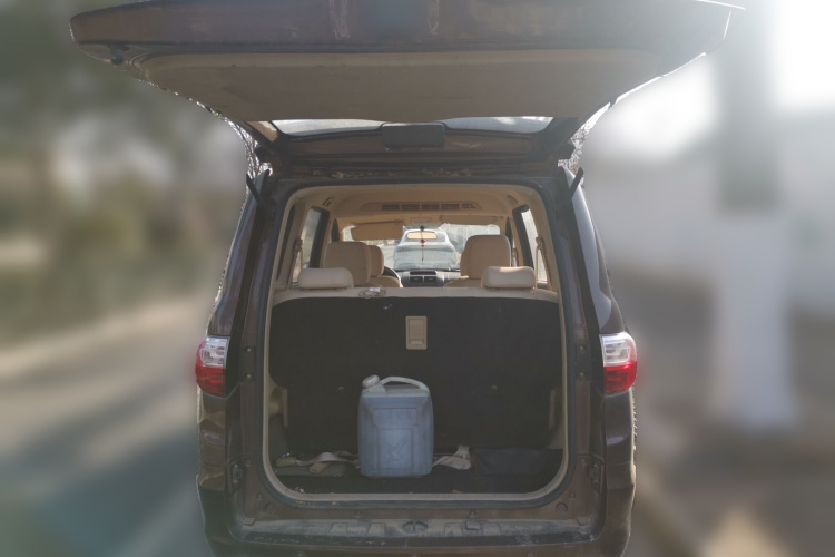 北汽威旺M30 2017款 1.5L M30S 标准型DAM15DL中控内饰23