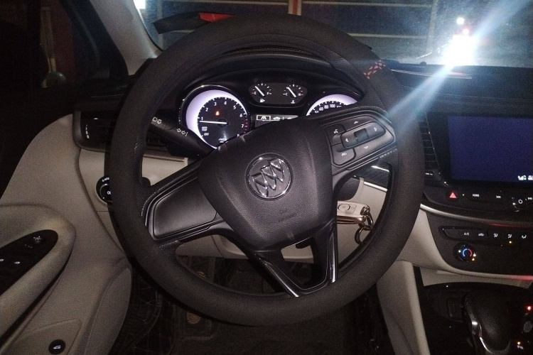 别克 威朗 2020款 15T 自动进取型局部细节13