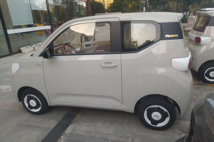 五菱汽车 宏光MINIEV 2024款 第三代 215km 青春版车身外观4