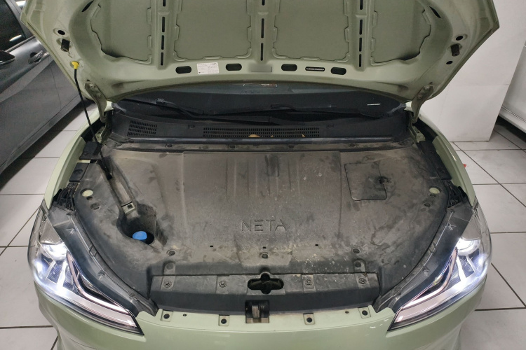 哪吒汽车 哪吒V 2022款 潮 300 Lite 三元锂机舱底盘24