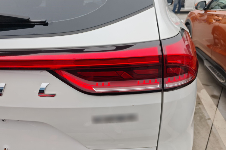 哈弗H6 2021款 国潮版 1.5GDIT 自动冠军版车身外观9