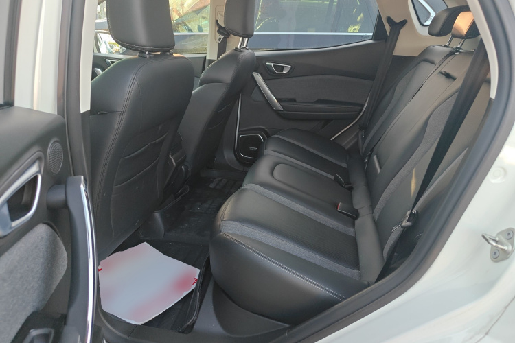 北京汽车 北京EX3 2019款 R600 劲尚版中控内饰7004