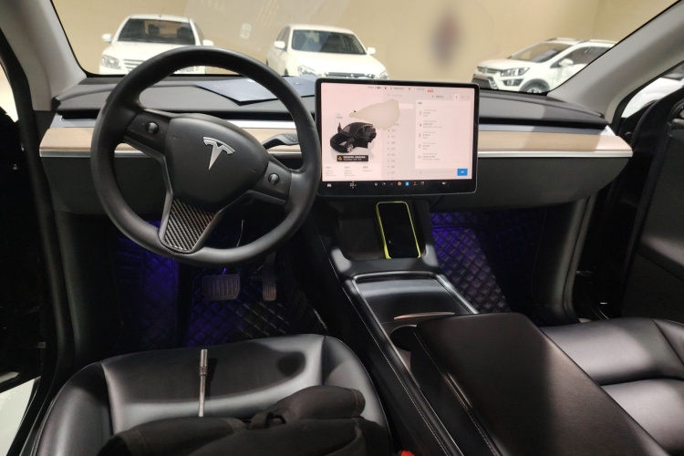 特斯拉 Model Y 2022款 后轮驱动版中控内饰12