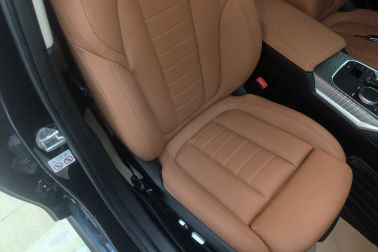 宝马3系 2020款 325Li M运动曜夜套装局部细节41