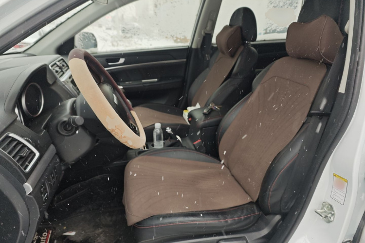 哈弗M6 2018款 1.5T 手动两驱精英型中控内饰19