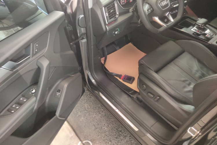 奥迪Q5L 2022款 改款 40T 豪华动感型中控内饰20