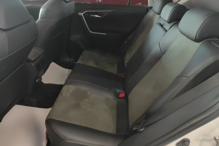 丰田 RAV4荣放 2023款 2.0L CVT四驱探险Plus版中控内饰21