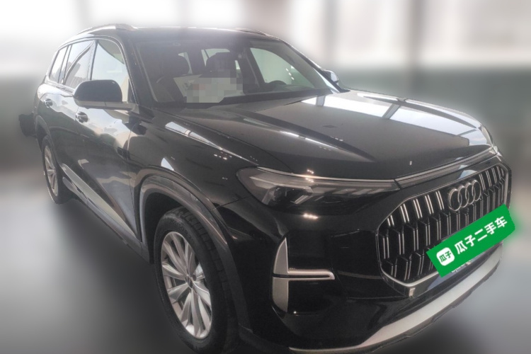 奥迪Q6 2024款 45 TFSI quattro 齐云型 羽林套装 6座车身外观3