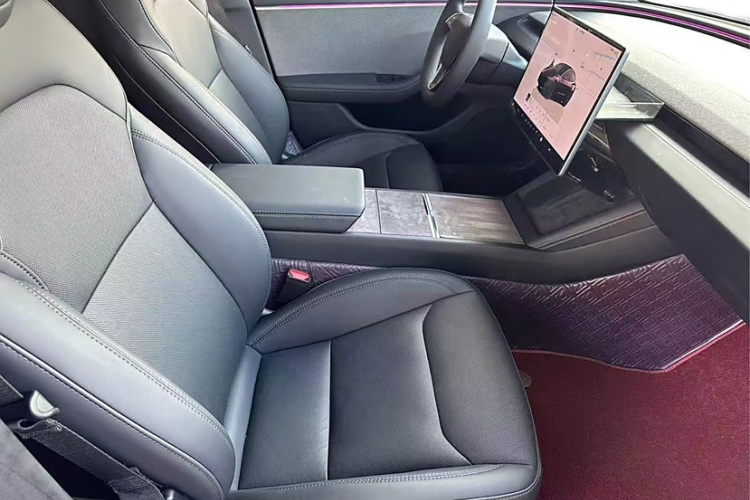 特斯拉 Model 3 2023款 后轮驱动版中控内饰7004