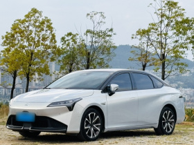 埃安 AION S Plus 2022款 70 智驾版
