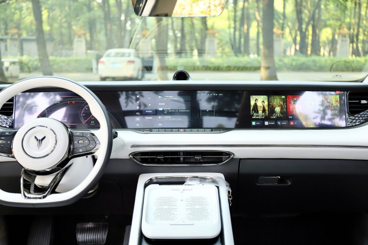 岚图汽车 岚图FREE 2025款 318 318km 后驱环游版中控内饰7004