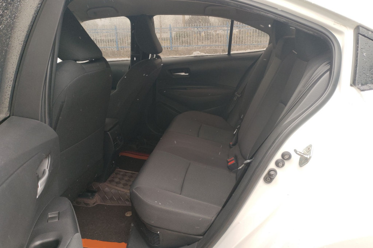 丰田 雷凌 2023款 智能电混双擎 1.8L 领先版中控内饰7004