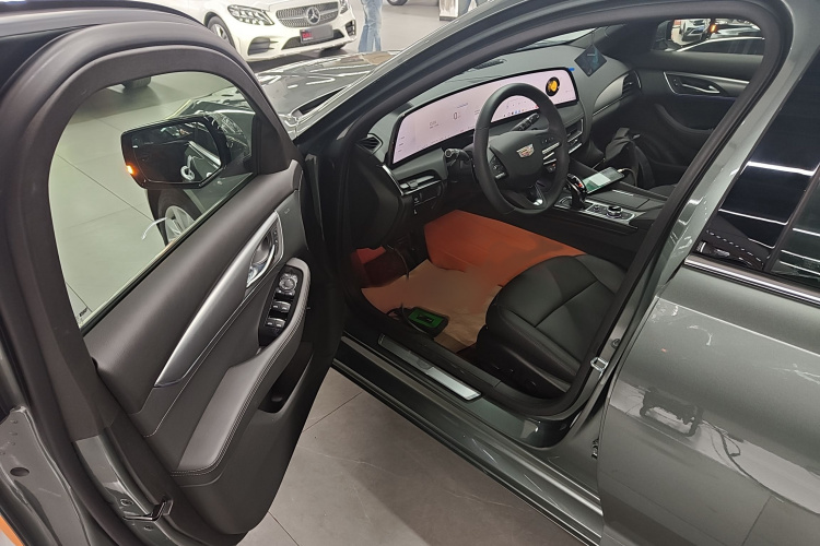 凯迪拉克CT5 2024款 28T 豪华型Pro中控内饰7003
