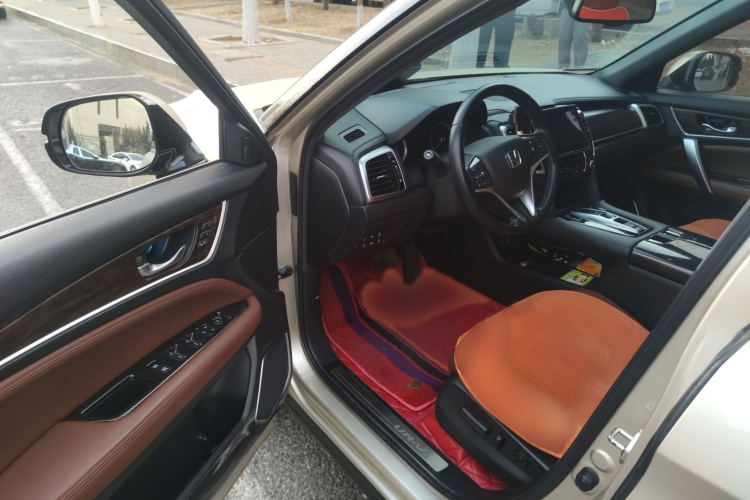 本田UR-V 2017款 370TURBO 四驱尊耀版 国V中控内饰7003