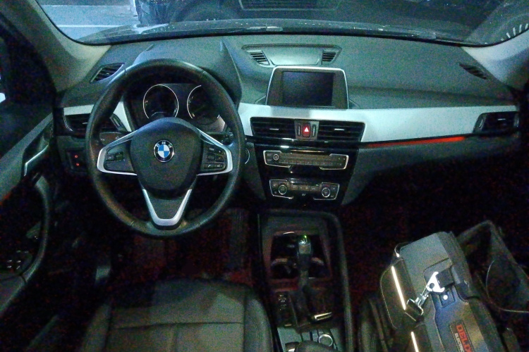 宝马X1 2019款 sDrive20Li 领先型中控内饰12