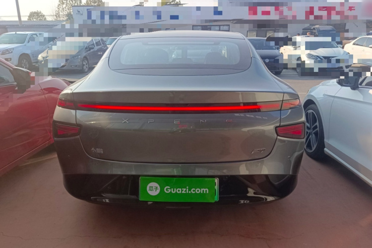 小鹏P7 2020款 670E车身外观6