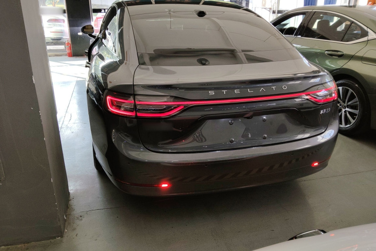 鸿蒙智行 享界S9 2024款 纯电 Ultra 四驱旗舰版车身外观6