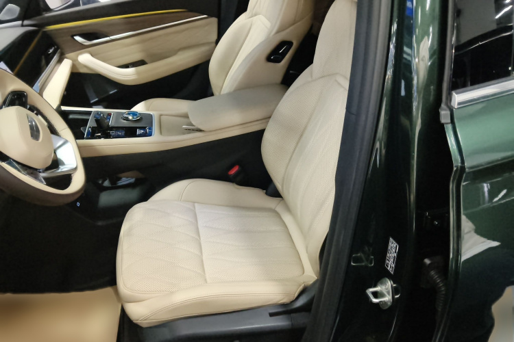 吉利汽车 星越L 2025款 东方曜 2.0TD 自动四驱望月版局部细节19