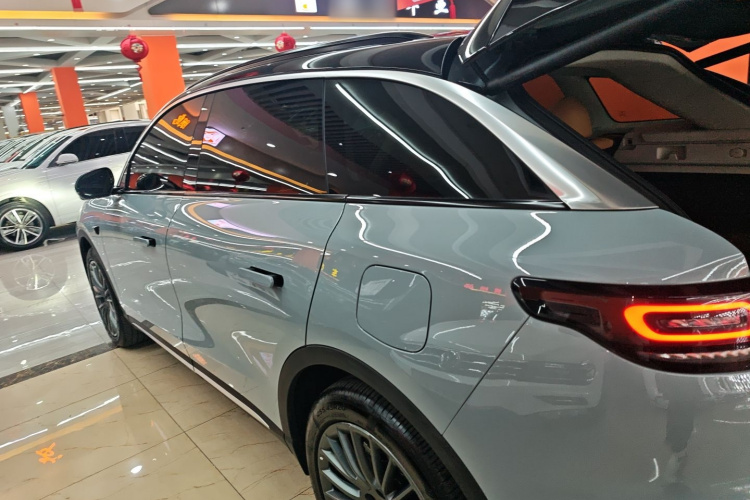 零跑汽车 零跑C11 2024款 增程 300尊享版车身外观4