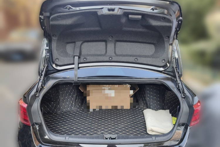 丰田 皇冠 2015款 2.0T 时尚版局部细节23