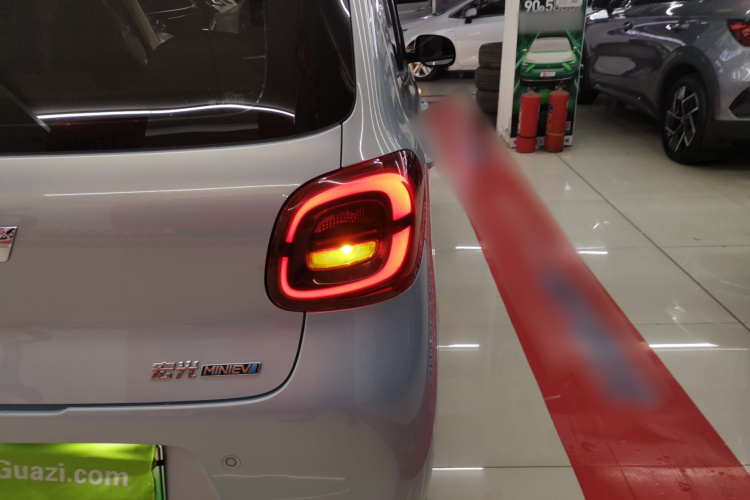 五菱汽车 宏光MINIEV 2025款 四门版 进阶款车身外观9