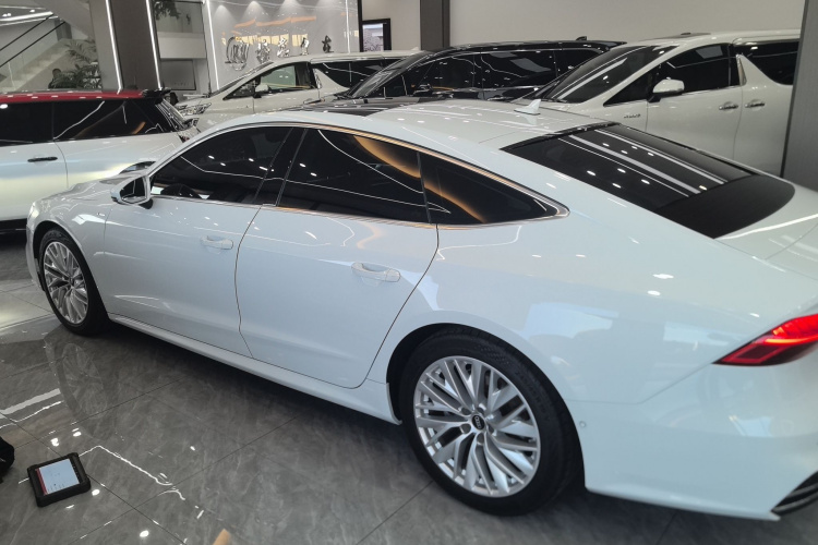 奥迪A7 2021款 45 TFSI 臻选型车身外观6002