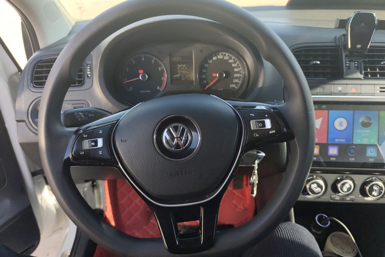 大众 Polo 2014款 1.4L 手动风尚版中控内饰13