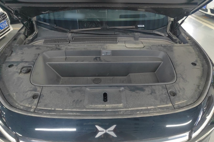 小鹏G7 2025款 702 超长续航 Max机舱底盘24