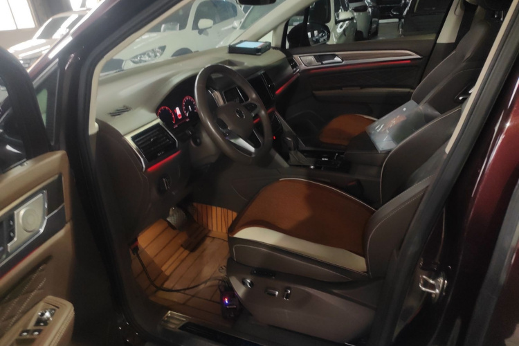 大众 威然 2020款 380TSI 尊贵版中控内饰19