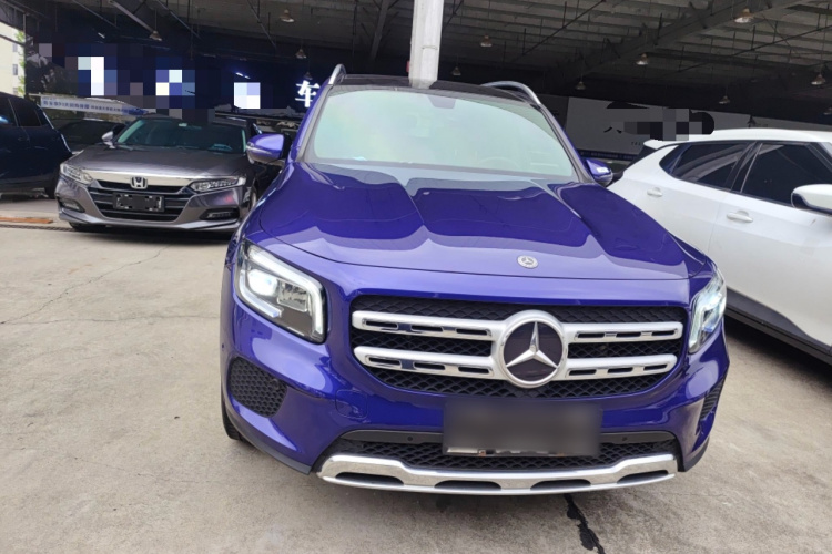 奔驰GLB 2020款 GLB 200 动感型车身外观2