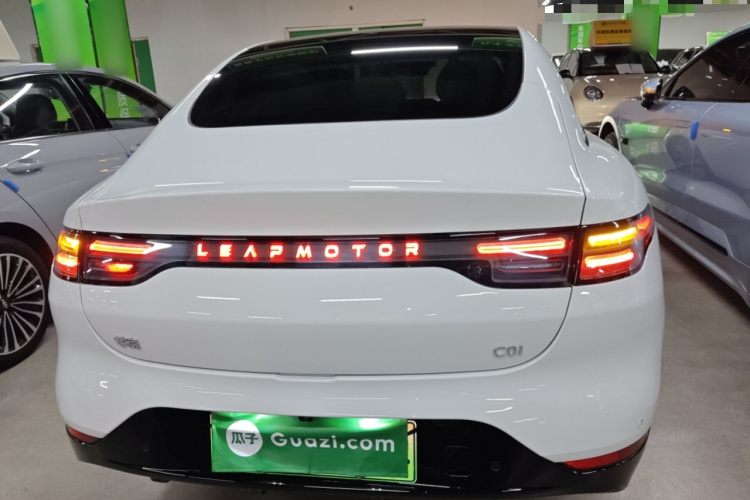 零跑汽车 零跑C01 2023款 525舒享版车身外观6