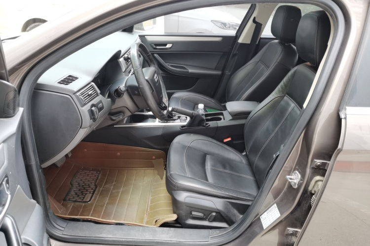 观致3 2014款 三厢 1.6L 自动致悦型中控内饰19