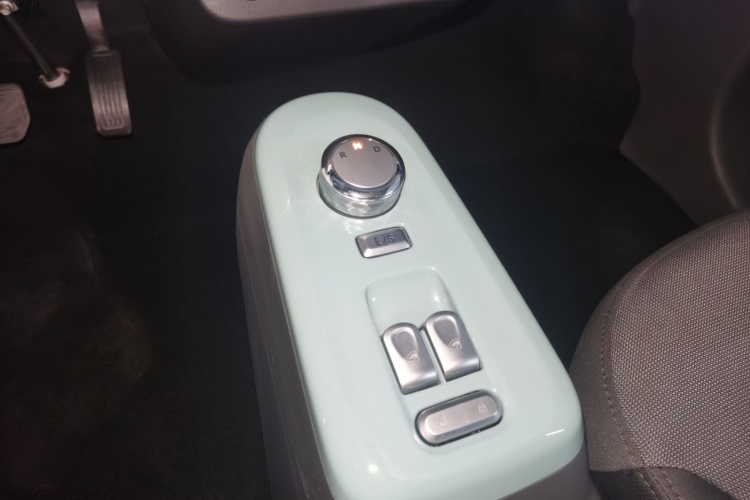 长安启源 长安Lumin 2023款 205km 香沁款局部细节18