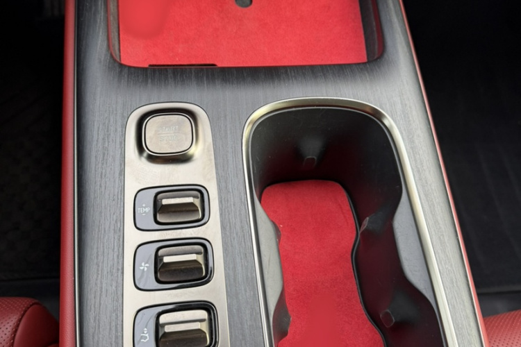 小米汽车 小米SU7 2024款 四驱超长续航高阶智驾Max版中控内饰7004