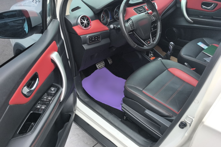 哈弗H1 2015款 1.5L AMT尊贵型中控内饰7003