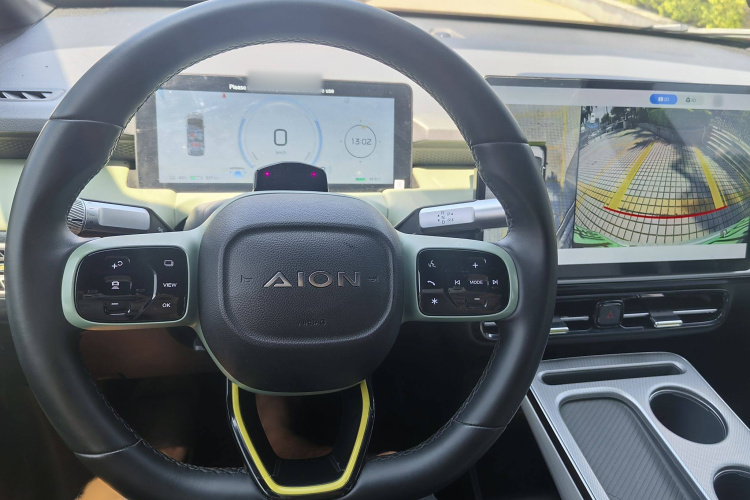 埃安 AION Y 2023款 Plus 510 科技版中控内饰7012