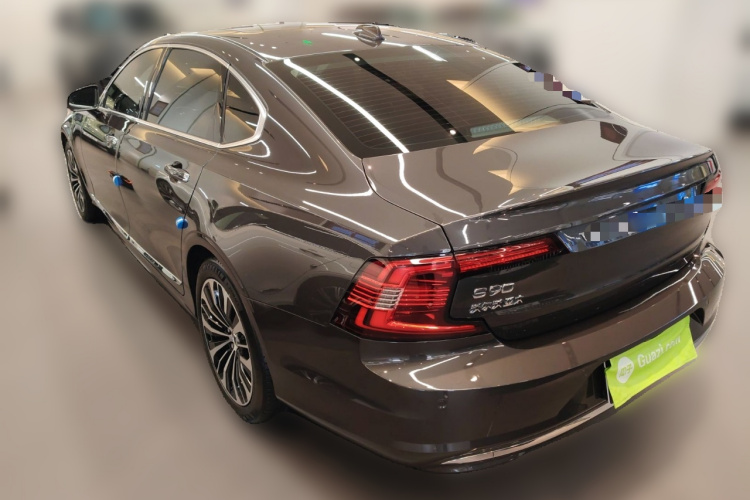 沃尔沃S90 2023款 B5 智逸豪华版车身外观5